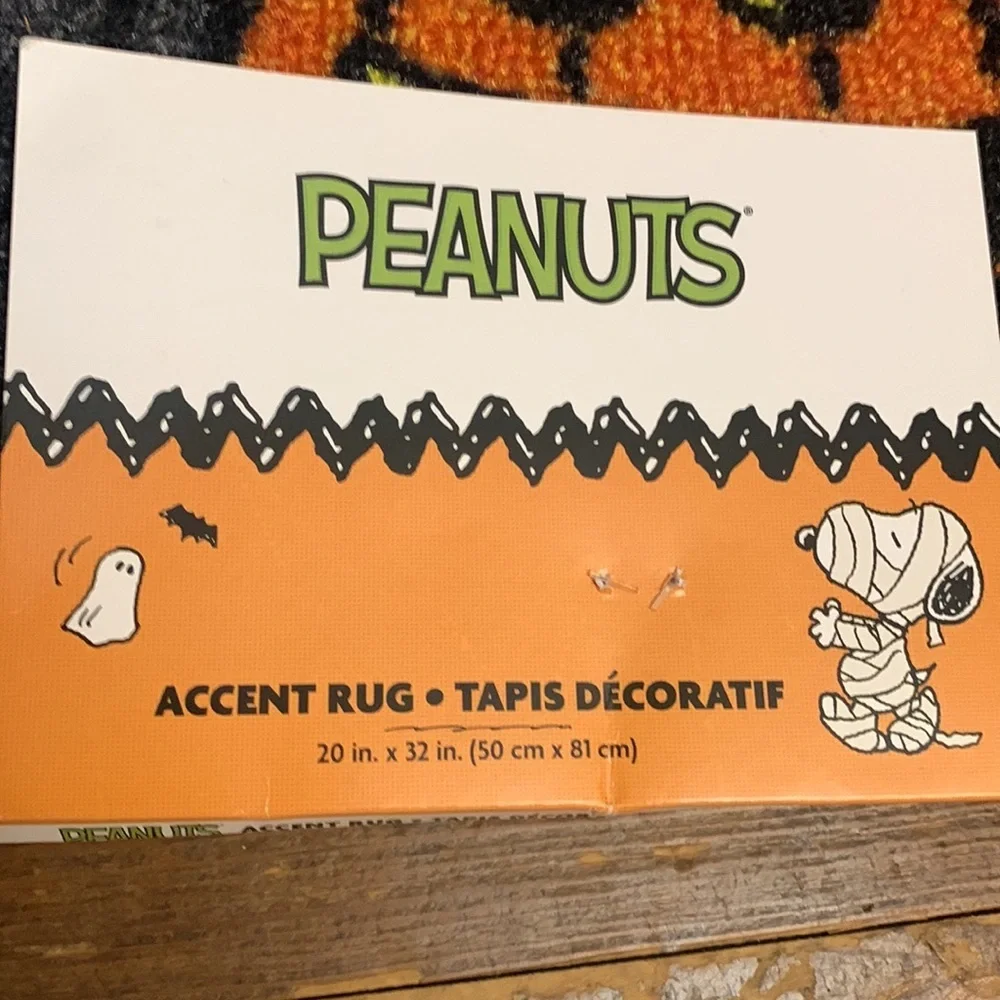 Snoopy peanuts Halloween 🎃 accent rug